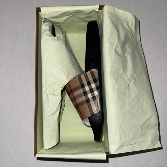 NIB Burberry Men's Furley Vintage Check Pool Slide Sandals - Picture 7 of 8